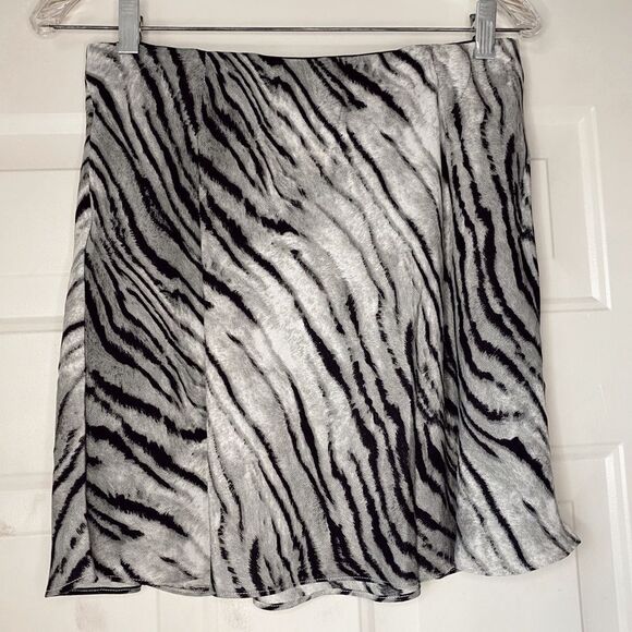 Nwt Crescent Zebra Print Mini Skirt Large - Picture 2 of 6